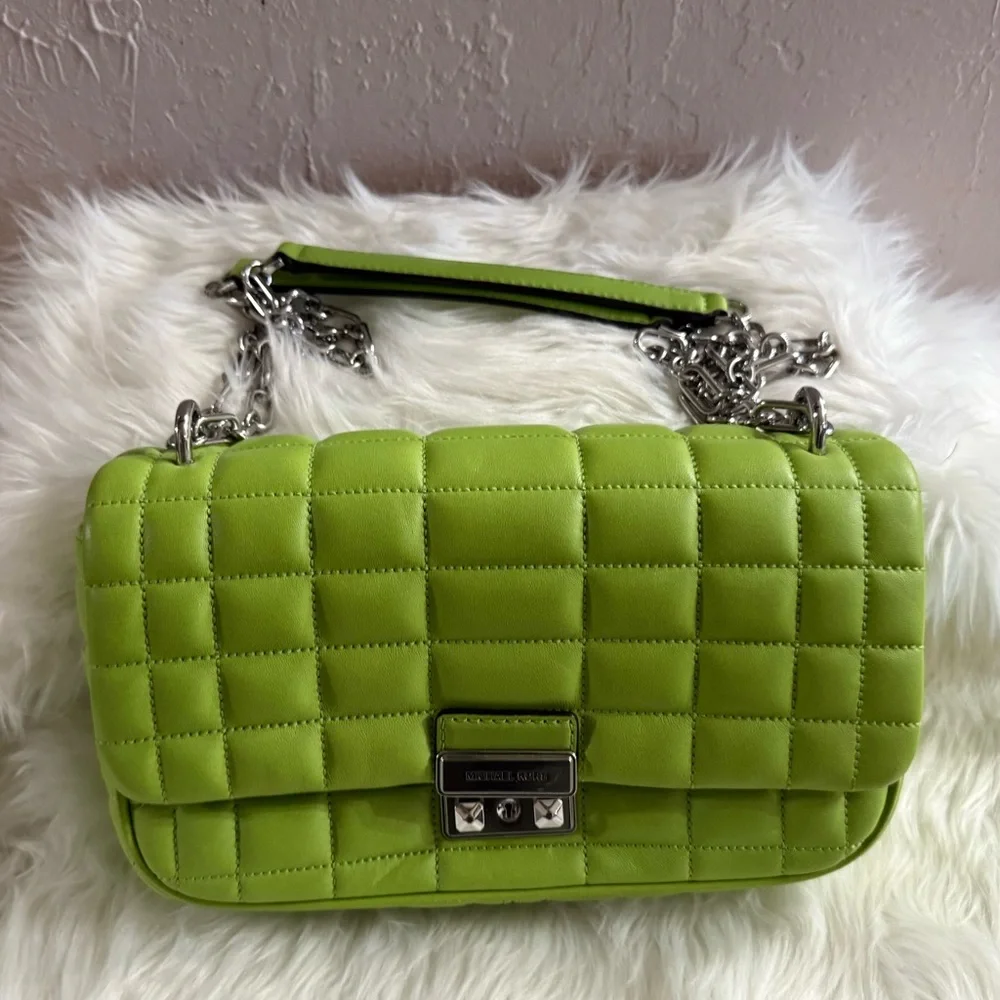 Michael Kors Gently Used Tribeca - Picture 1 of 5